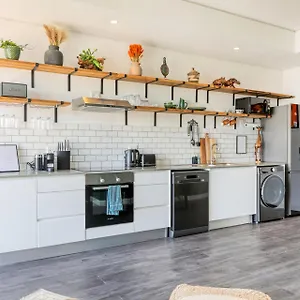 Apartment Urban Oasis Balcony Backup Powered, Cape Town